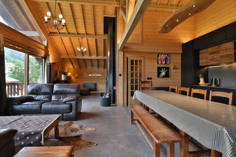 _lv_images__lot_0000000059_04_18128196