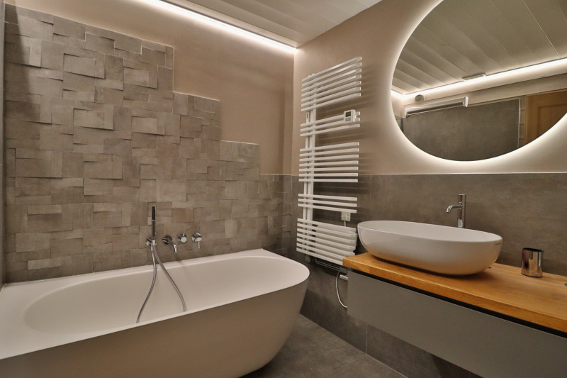 _lv_images__lot_0000000059_08_18364145