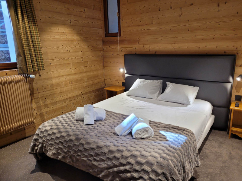 _lv_images__lot_0000000060_06_19264204 _lv_images__lot_0000000060_06_19264204