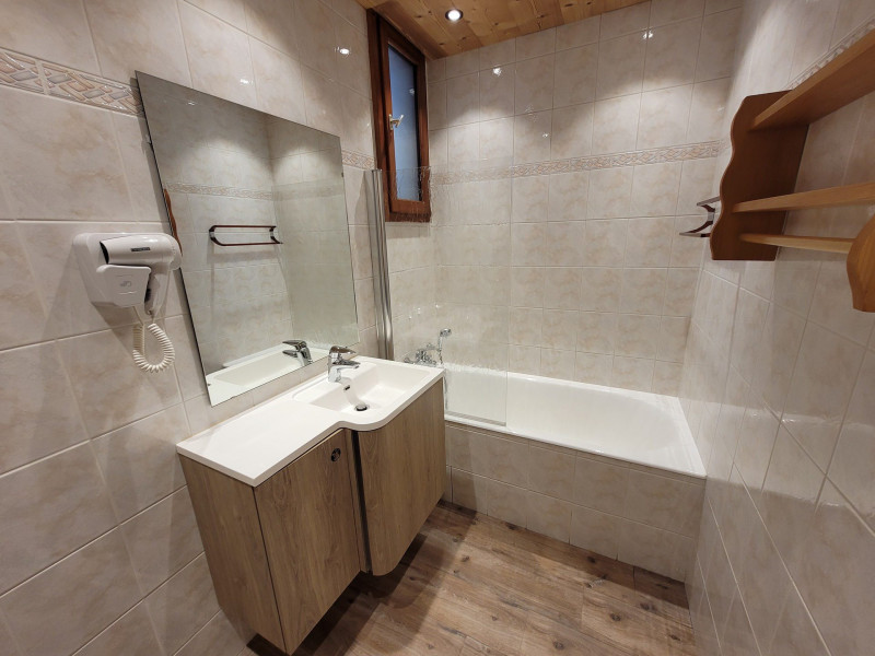 _lv_images__lot_0000000060_10_19387124