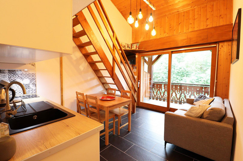 _lv_images__lot_0000000062_02_18787877