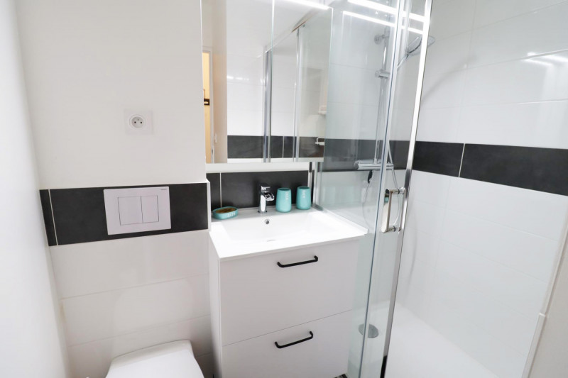 _lv_images__lot_0000000062_05_18374112