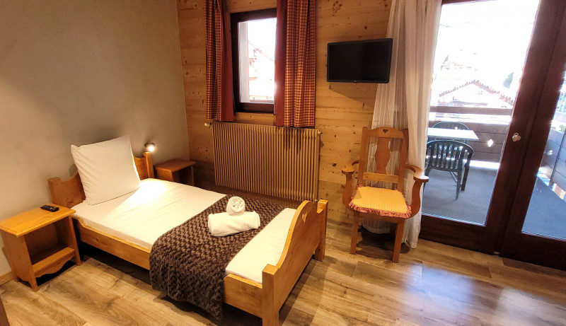 _lv_images__lot_0000000065_09_18792815