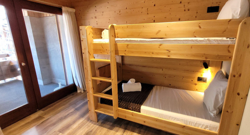 _lv_images__lot_0000000065_10_17875228 _lv_images__lot_0000000065_10_17875228