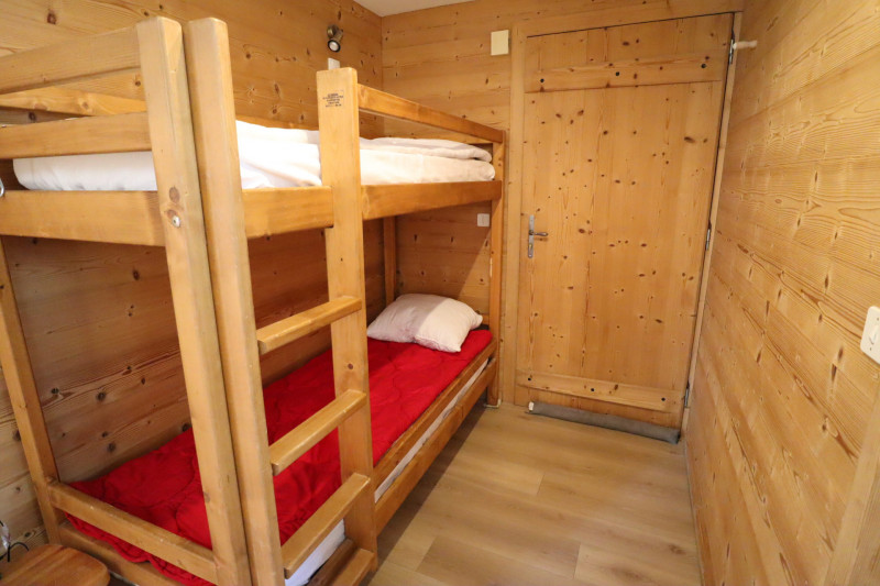 _lv_images__lot_0000000067_06_19370239