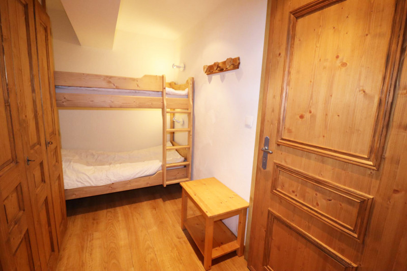 _lv_images__lot_0000000071_07_19143417