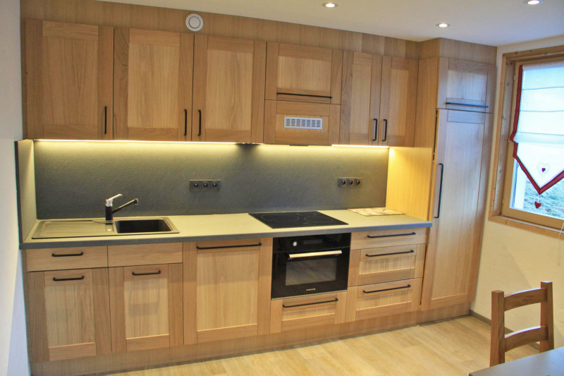 _lv_images__lot_0000000073_03_18061760 _lv_images__lot_0000000073_03_18061760