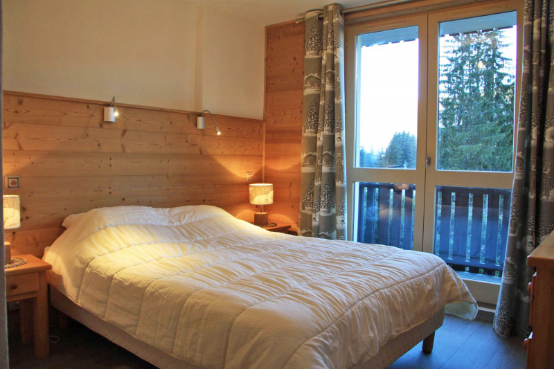 _lv_images__lot_0000000073_04_18920971