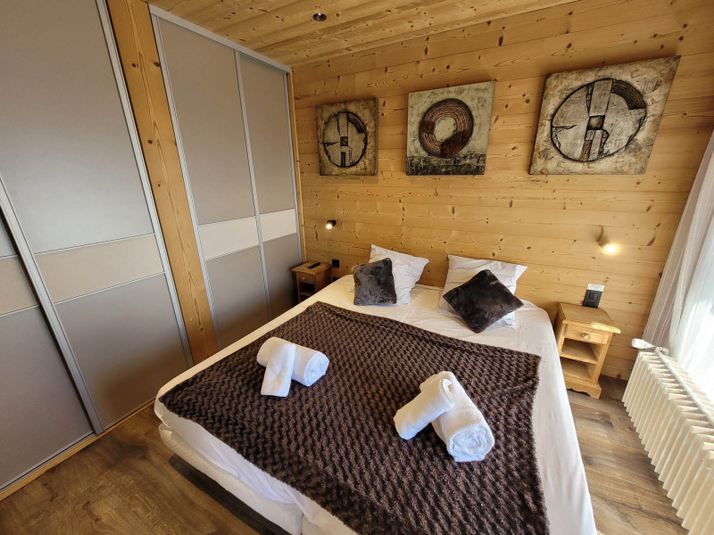 _lv_images__lot_0000000075_11_18370679