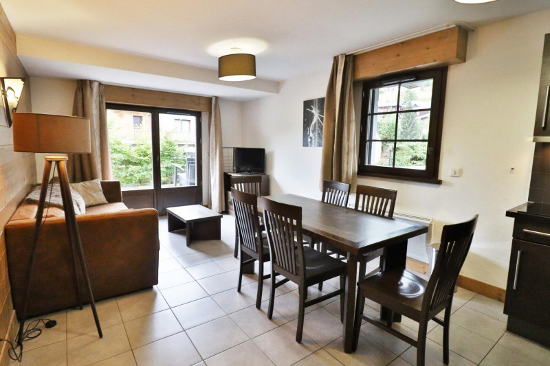 _lv_images__lot_0000000077_01_19182008