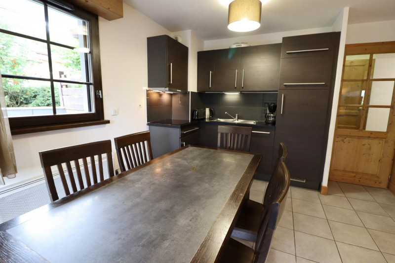 _lv_images__lot_0000000077_03_18940436