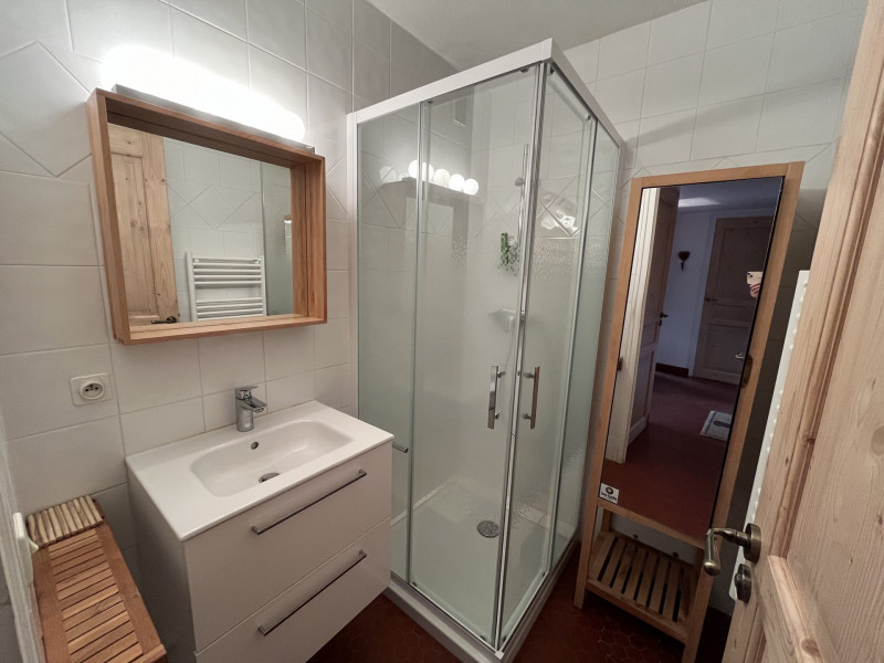 _lv_images__lot_0000000077_04_18363113 _lv_images__lot_0000000077_04_18363113