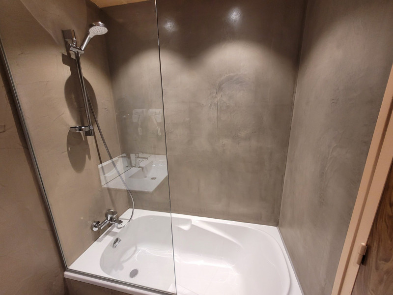 _lv_images__lot_0000000077_08_18086755 _lv_images__lot_0000000077_08_18086755