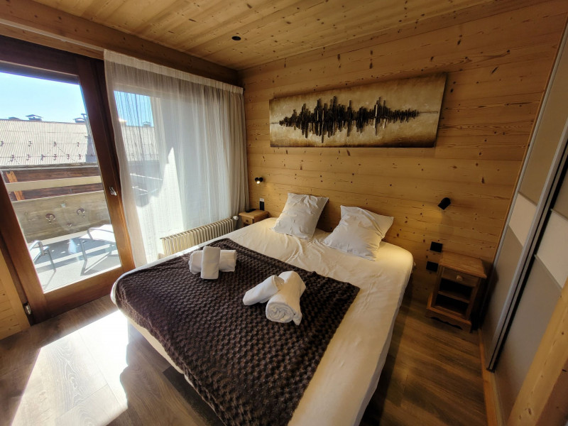 _lv_images__lot_0000000077_13_18370982