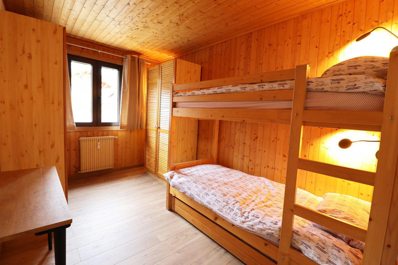 _lv_images__lot_0000000082_08_18089796 _lv_images__lot_0000000082_08_18089796