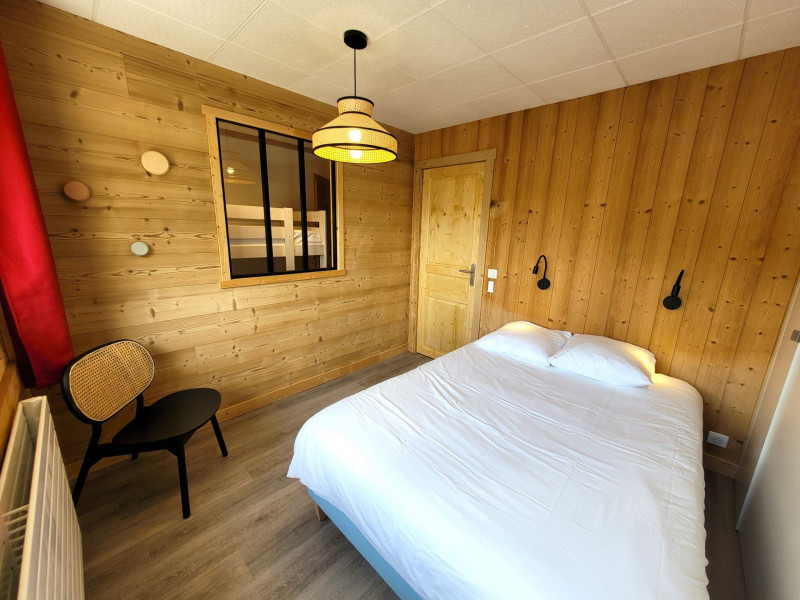 _lv_images__lot_0000000082_08_18162844