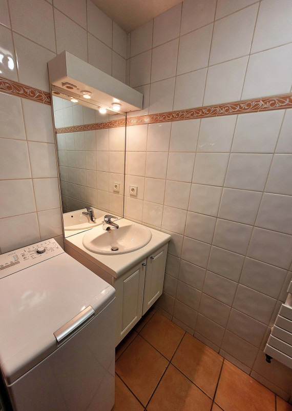 _lv_images__lot_0000000082_12_18040316