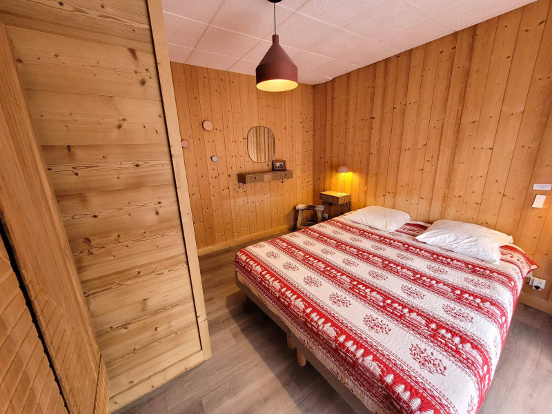 _lv_images__lot_0000000082_15_18049475 _lv_images__lot_0000000082_15_18049475