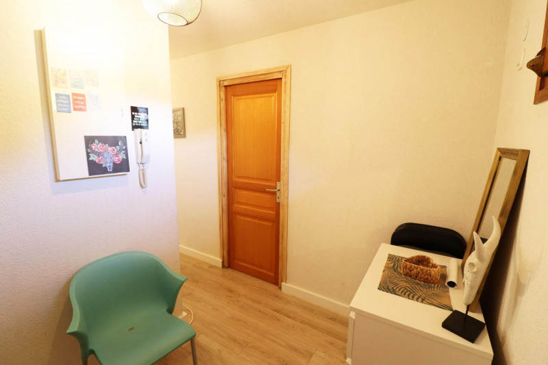 _lv_images__lot_0000000084_08_19182409