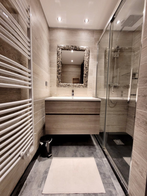 _lv_images__lot_0000000093_08_18359632