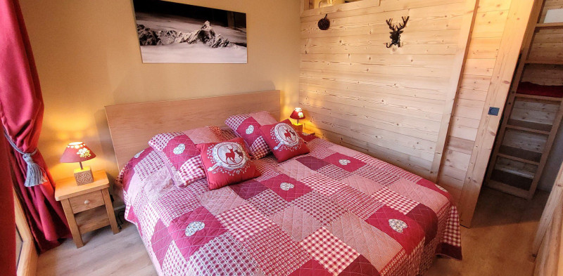 _lv_images__lot_0000000093_09_18792323