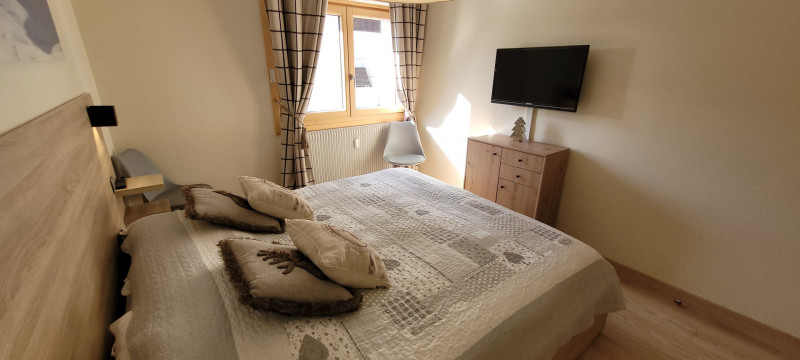 _lv_images__lot_0000000093_14_18133136 _lv_images__lot_0000000093_14_18133136