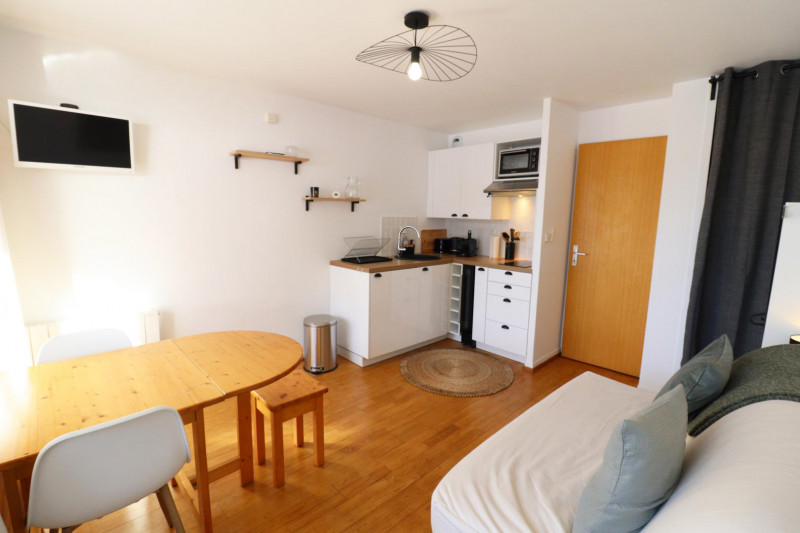 _lv_images__lot_0000000097_01_19382156