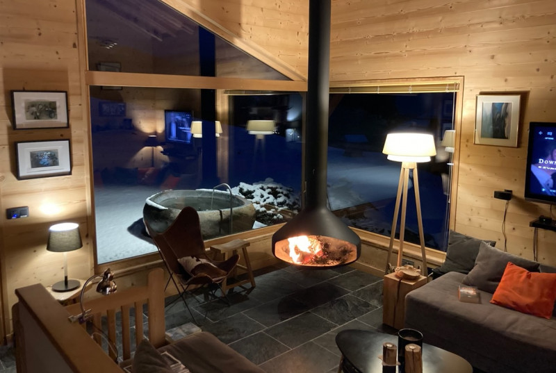 _lv_images__lot_0000000098_04_18426223