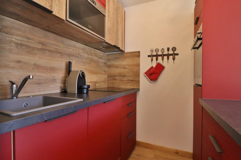 _lv_images__lot_0000000099_02_17869811