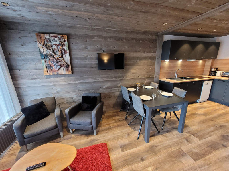 _lv_images__lot_0000000101_02_17876433 _lv_images__lot_0000000101_02_17876433