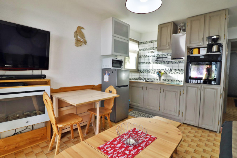 _lv_images__lot_0000000104_03_19124647 _lv_images__lot_0000000104_03_19124647