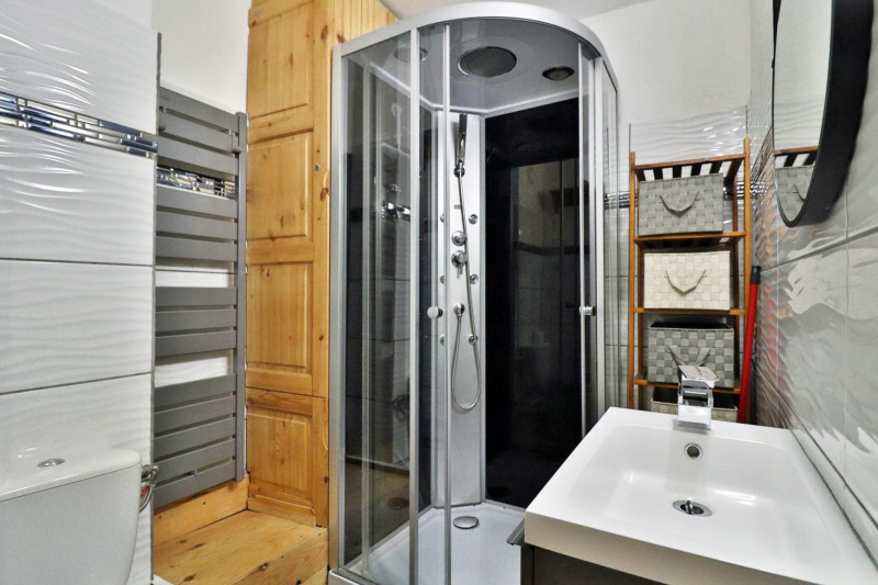 _lv_images__lot_0000000104_07_19124651 _lv_images__lot_0000000104_07_19124651