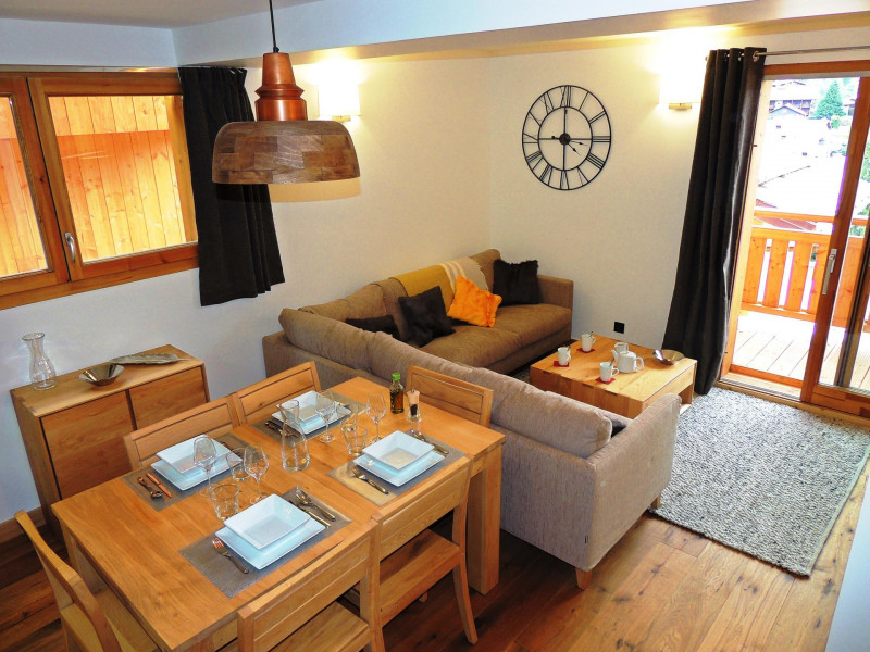 _lv_images__lot_0000000105_03_18040259