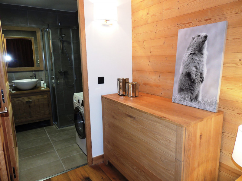 _lv_images__lot_0000000105_07_19293766