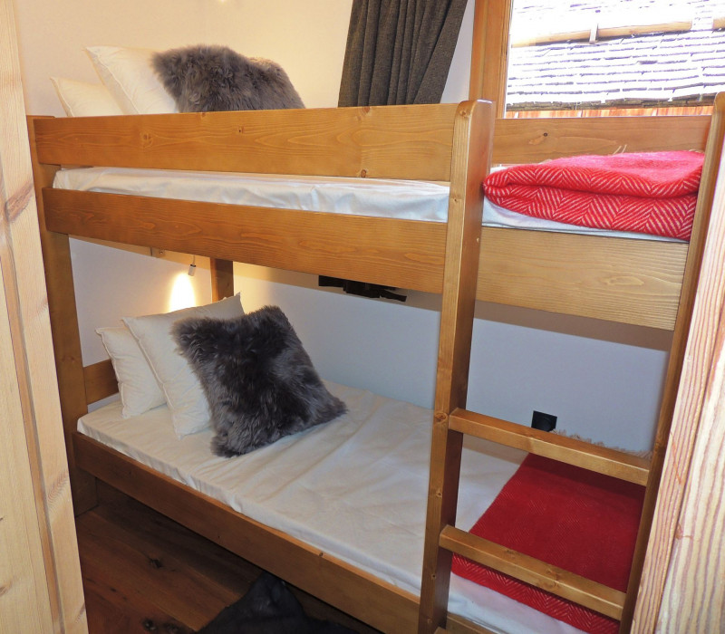 _lv_images__lot_0000000105_09_19293768