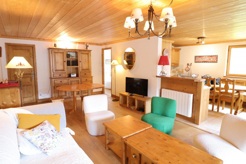 _lv_images__lot_0000000111_01_18430484