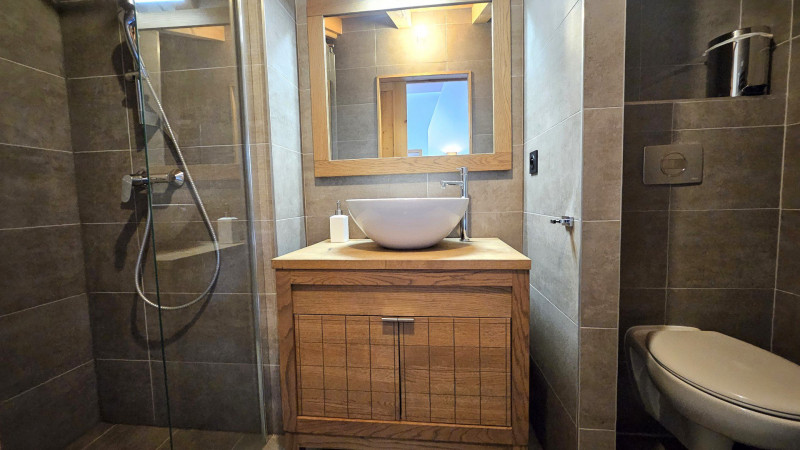 _lv_images__lot_0000000111_11_19387492