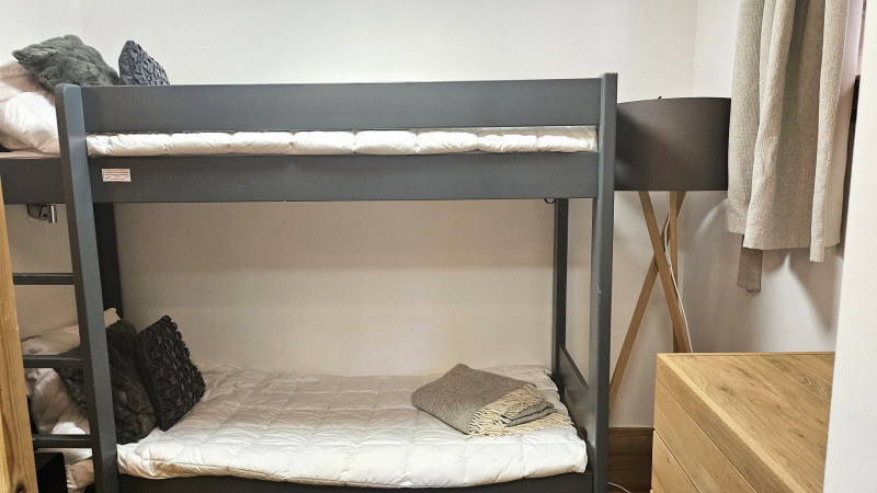 _lv_images__lot_0000000111_16_19129885