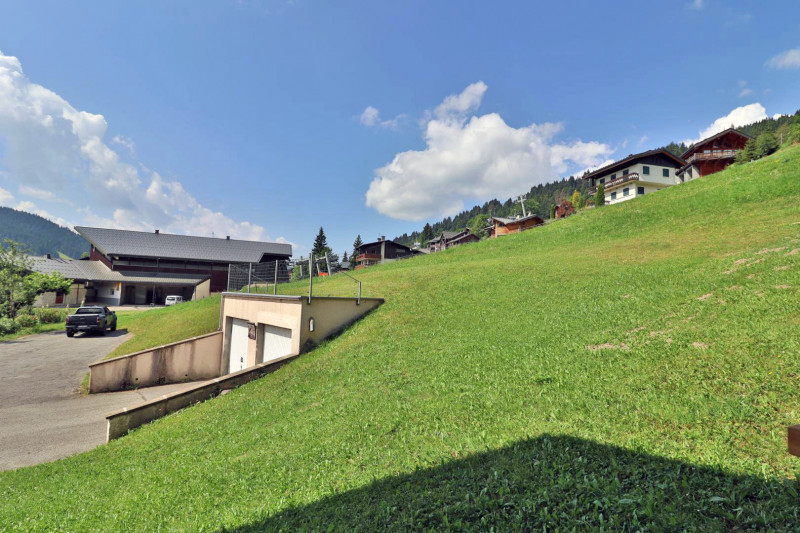 _lv_images__lot_0000000112_10_18854122