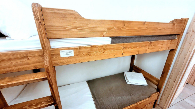 _lv_images__lot_0000000113_11_18378643