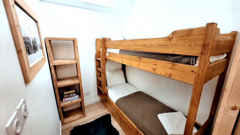 _lv_images__lot_0000000113_12_18133300 _lv_images__lot_0000000113_12_18133300