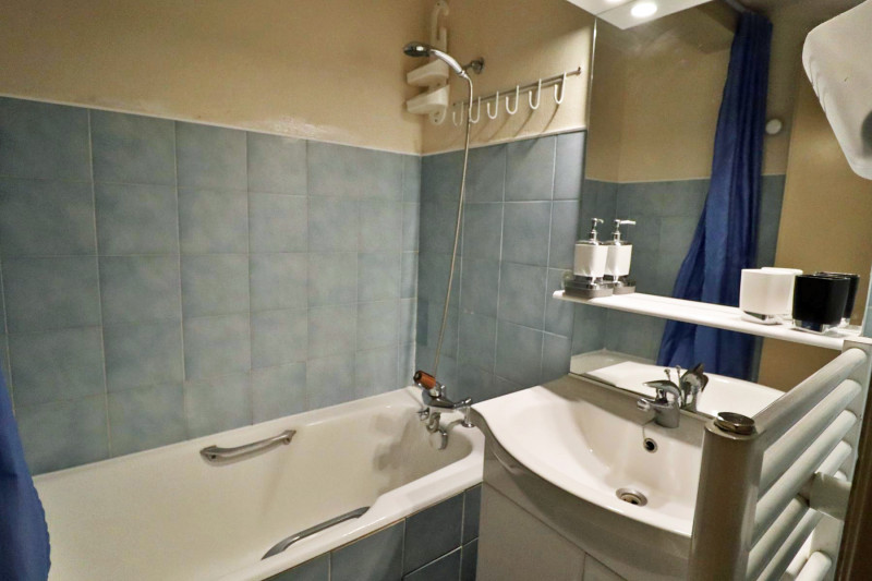 _lv_images__lot_0000000114_09_18364311