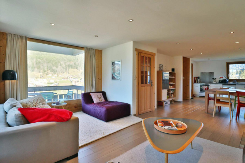 _lv_images__lot_0000000116_02_17888276