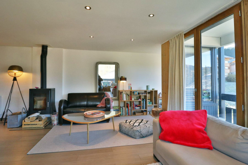 _lv_images__lot_0000000116_03_18439838