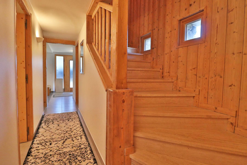 _lv_images__lot_0000000116_12_19381693