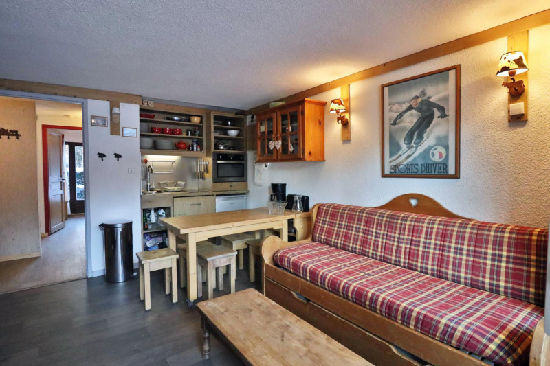 _lv_images__lot_0000000118_02_18806913