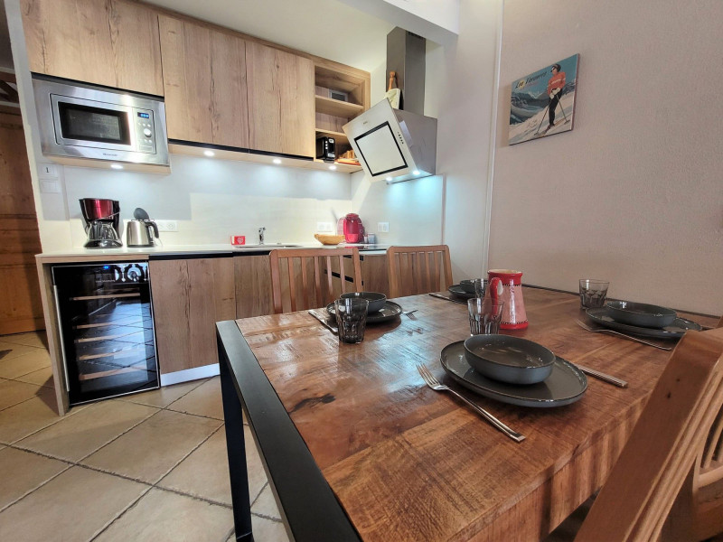 _lv_images__lot_0000000120_02_17976028 _lv_images__lot_0000000120_02_17976028