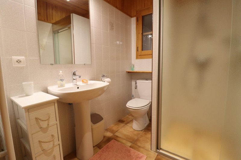 _lv_images__lot_0000000120_06_18099068 _lv_images__lot_0000000120_06_18099068