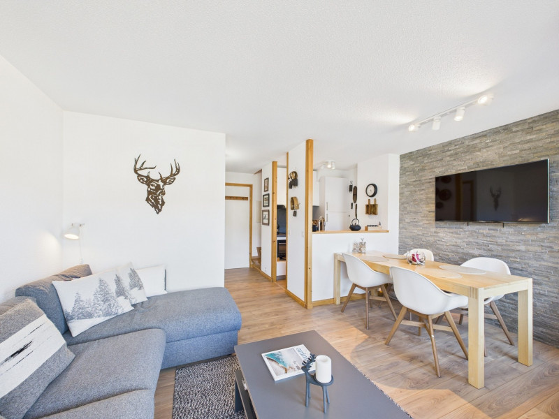 _lv_images__lot_0000000122_02_17678796 _lv_images__lot_0000000122_02_17678796