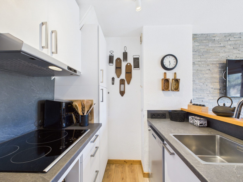 _lv_images__lot_0000000122_03_17678797 _lv_images__lot_0000000122_03_17678797